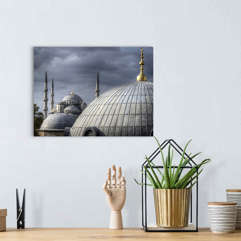 A bohemian room featuring Blue Mosque