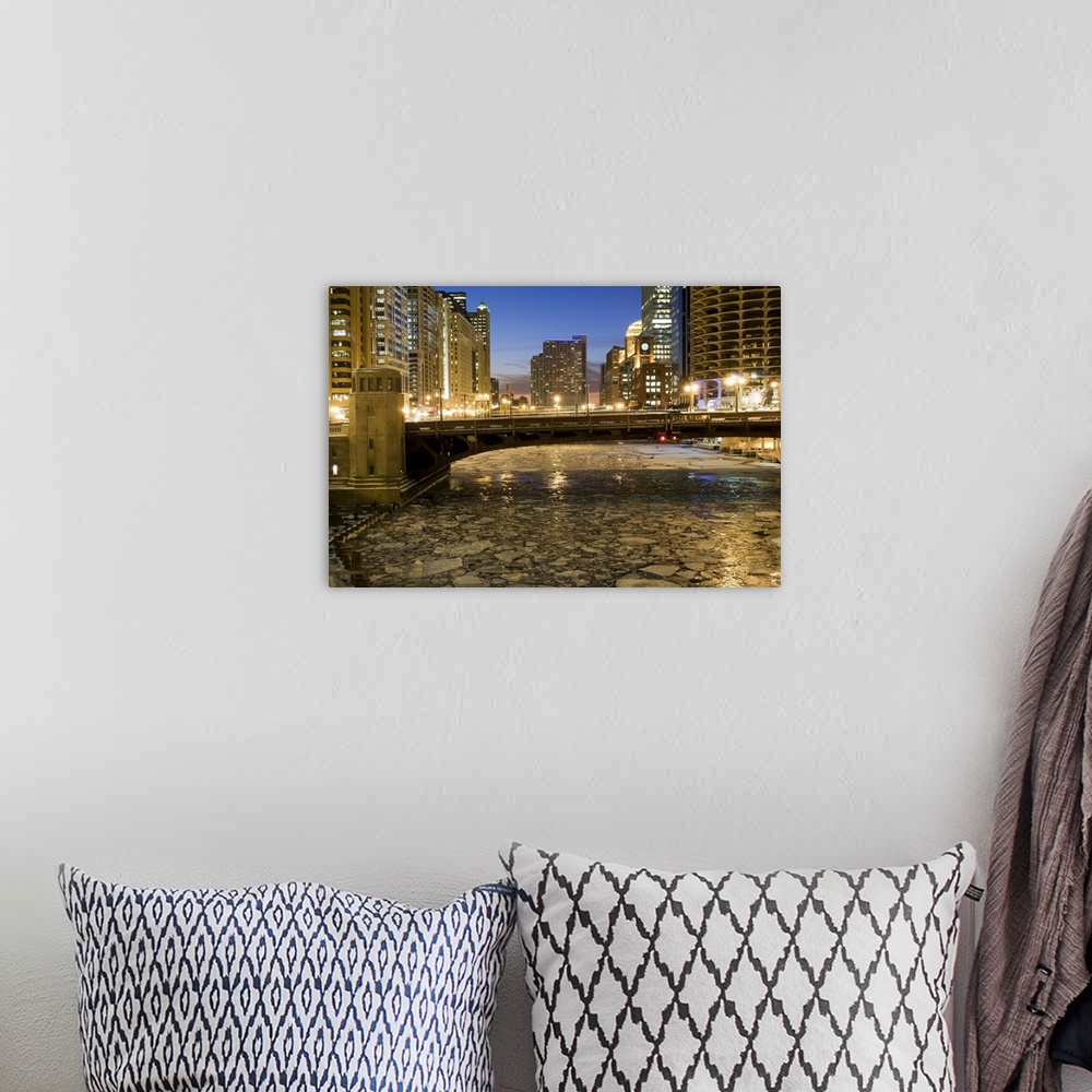 A bohemian room featuring Looking down the frozen Chicago River at dusk.