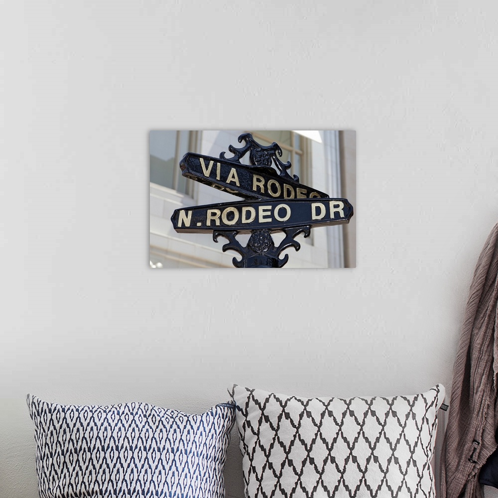 A bohemian room featuring Rodeo Drive, Beverly Hills sign