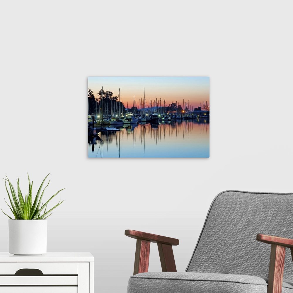 A modern room featuring Sailing boats in Coal Harbour near Stanley Park  in Vancouver.