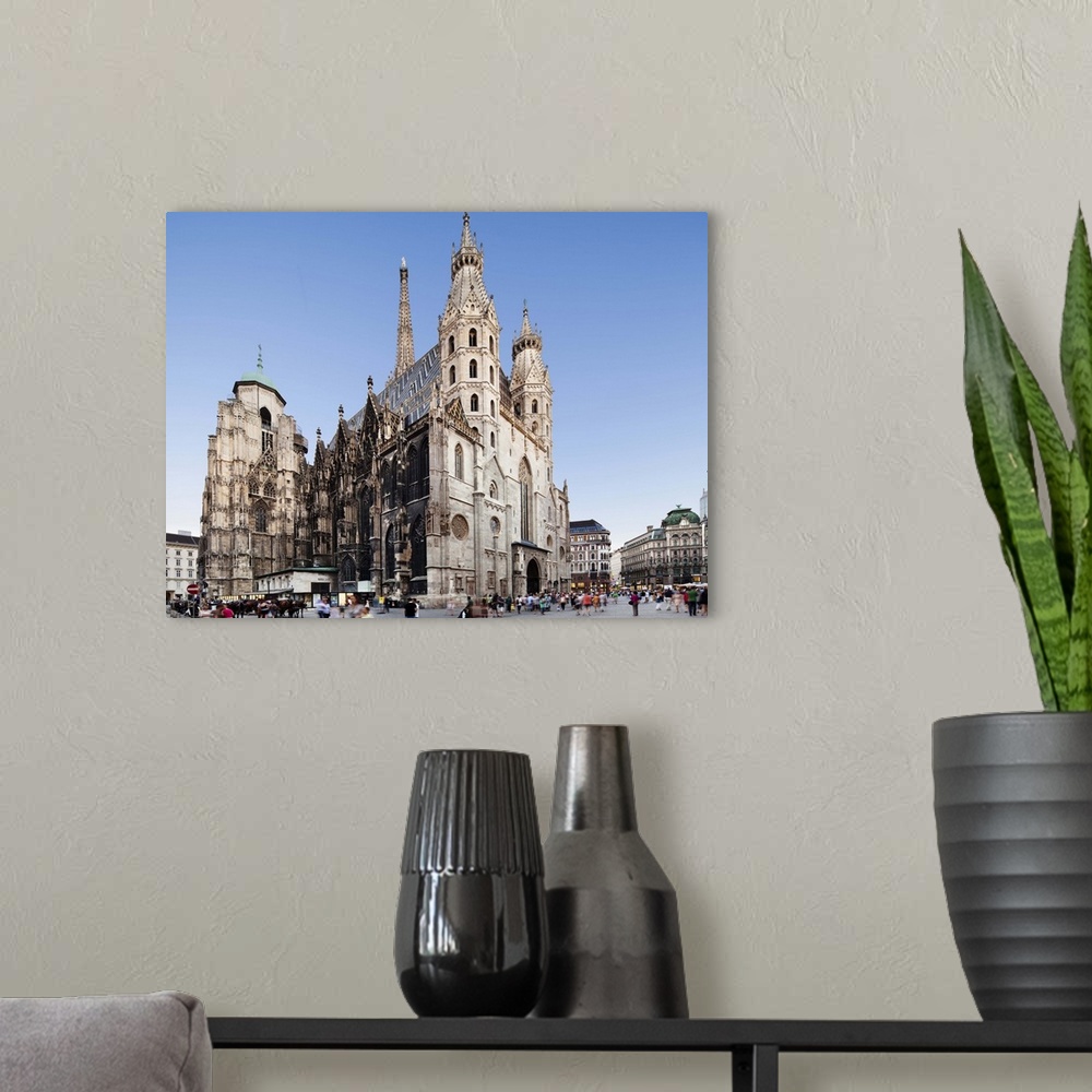 A modern room featuring St. Stephen's Square at dusk in the heart of Vienna