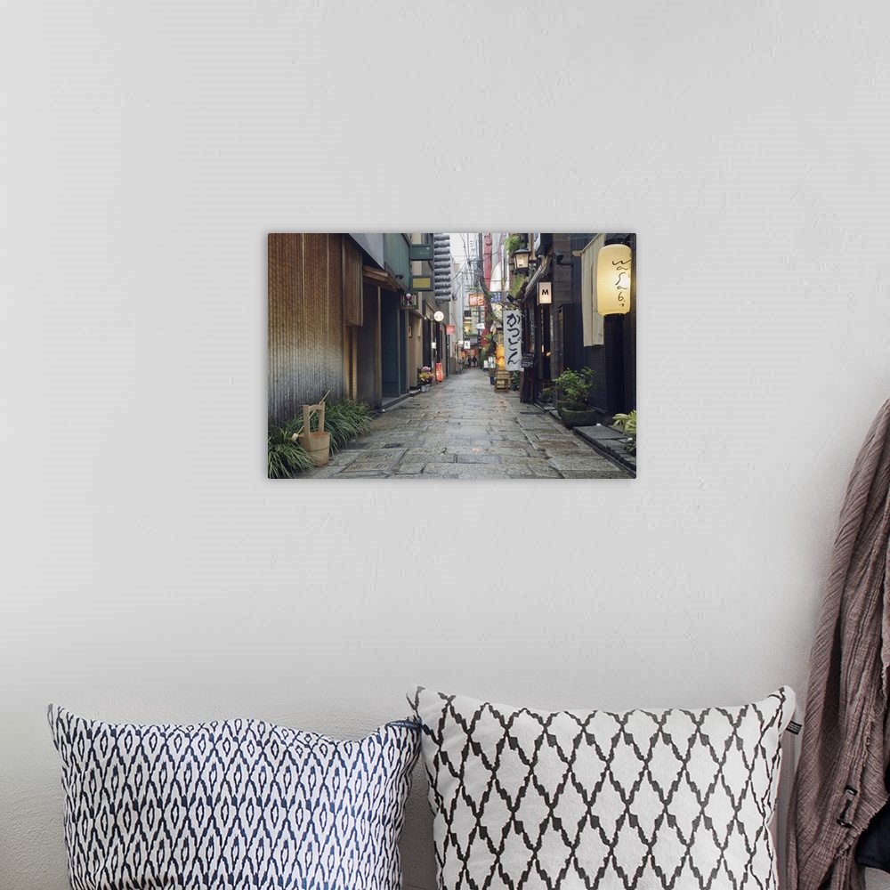 A bohemian room featuring Street View of Houzenji Row