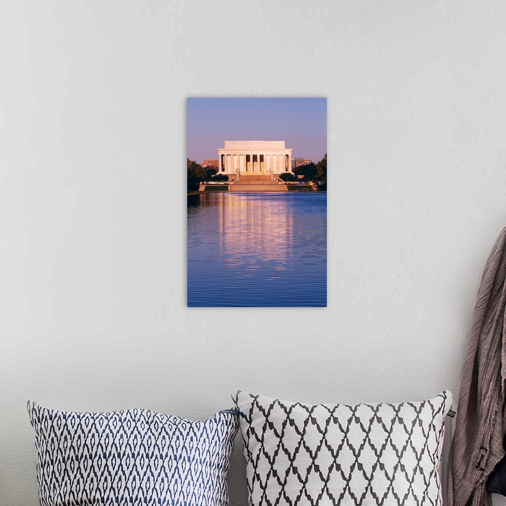 A bohemian room featuring The Lincoln Memorial and the Reflecting Pool in Washington, DC