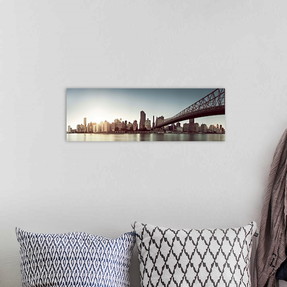 A bohemian room featuring Upper East Side in New York with Manhattan Skyline and Queensboro Bridge in lng exposure time.