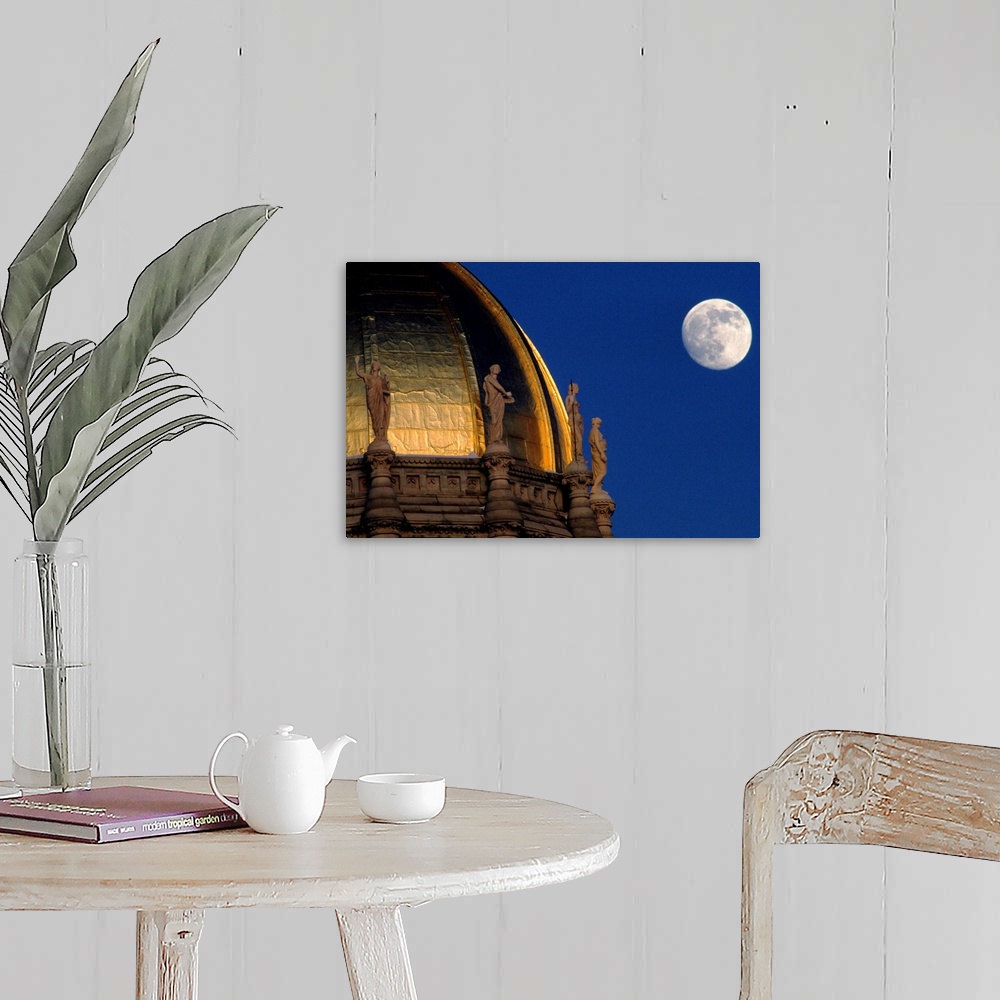 A farmhouse room featuring Capitol dome with moon, Hartford, Connecticut
