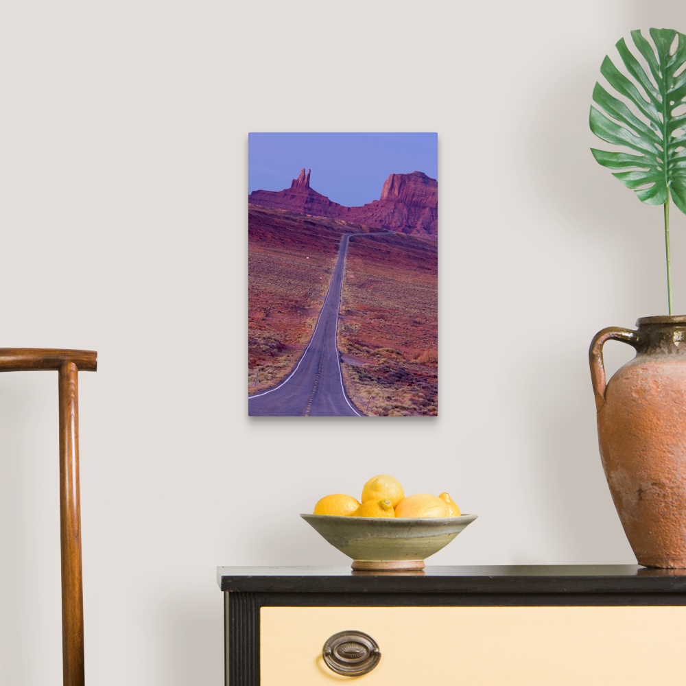 A traditional room featuring USA Arizona-Utah Monument Valley
