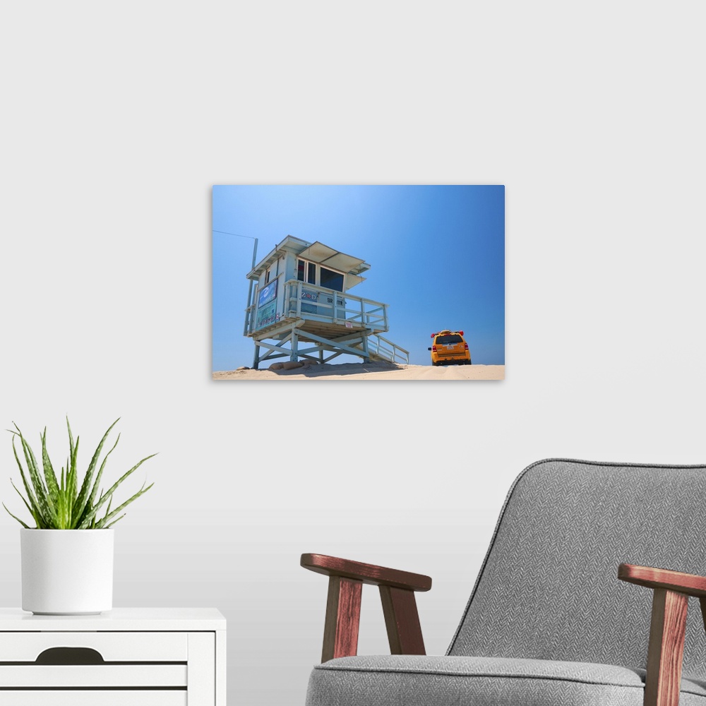 A modern room featuring USA, California, Los Angeles, Venice, Venice Beach, Lifeguard Station and vehicle