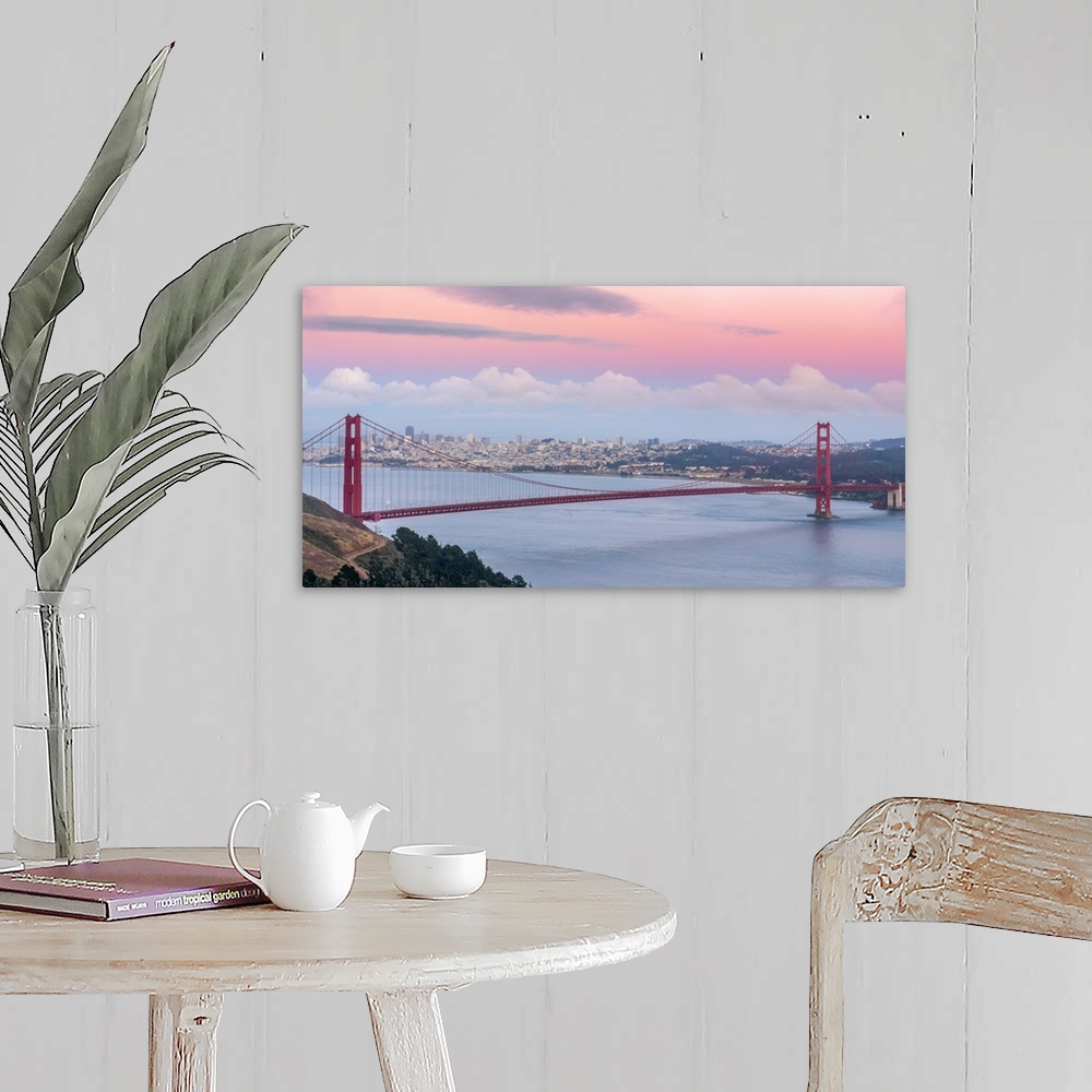 A farmhouse room featuring USA, California, San Francisco, Golden Gate Bridge.