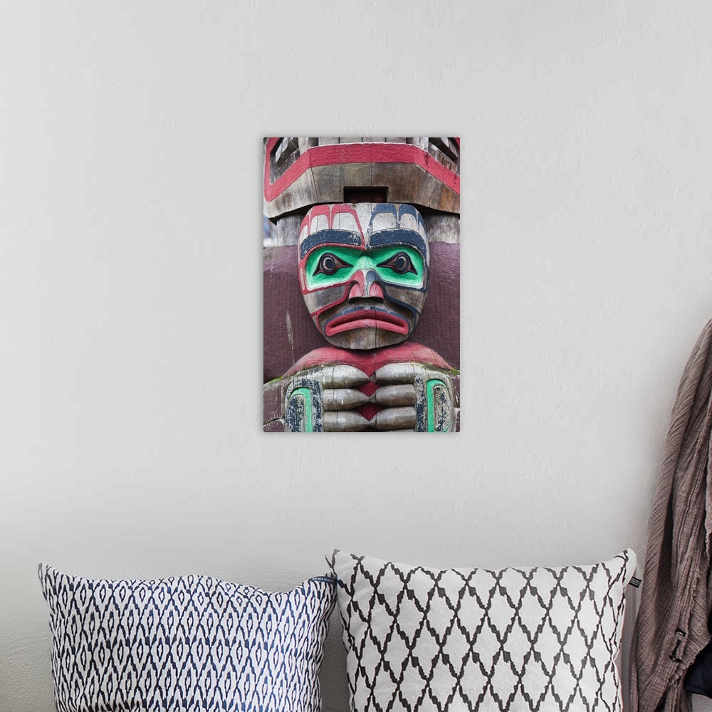 A bohemian room featuring Canada, British Columbia, Vancouver Island, Victoria, First Nation Totem Pole, Thunderbird Park