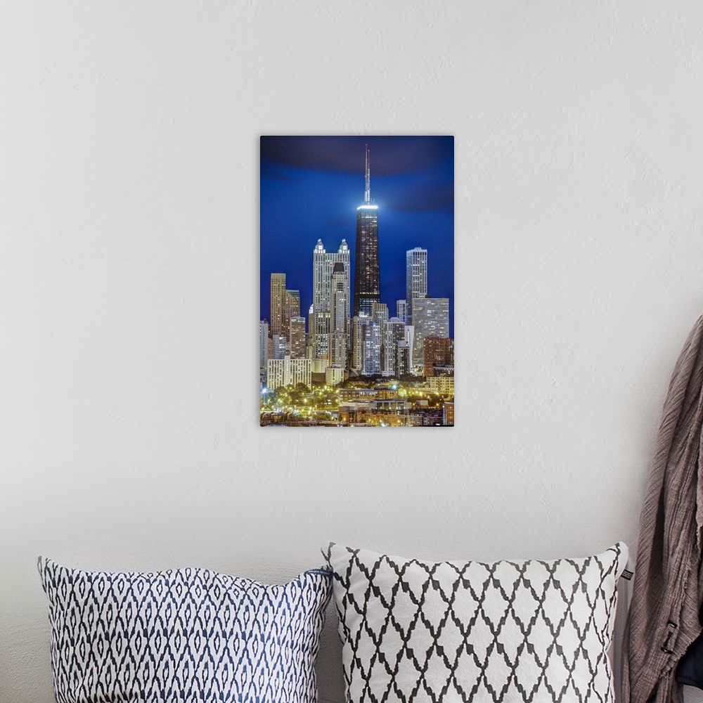 A bohemian room featuring United States of America, Illinois, Chicago, Hancock Tower and City Skyline