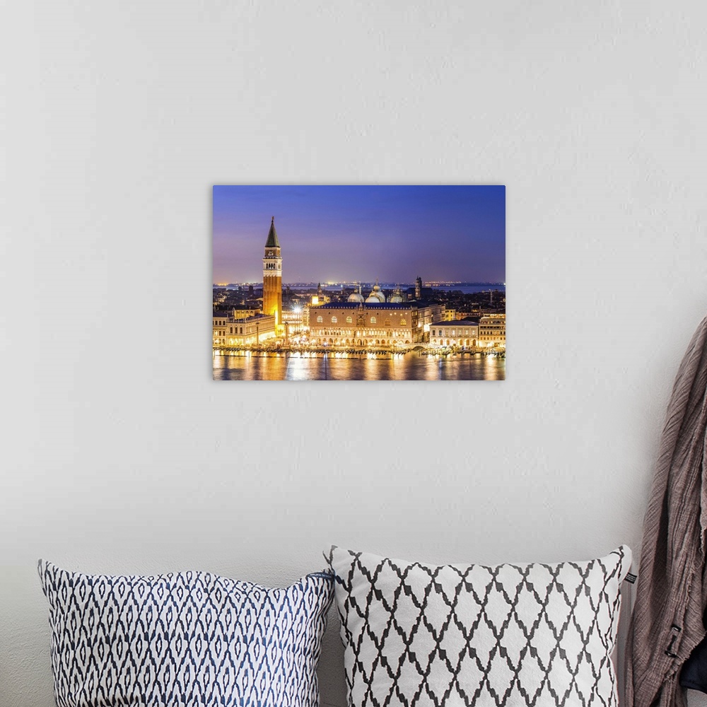 A bohemian room featuring Italy, Veneto, Venice. High angle view of the city at dusk
