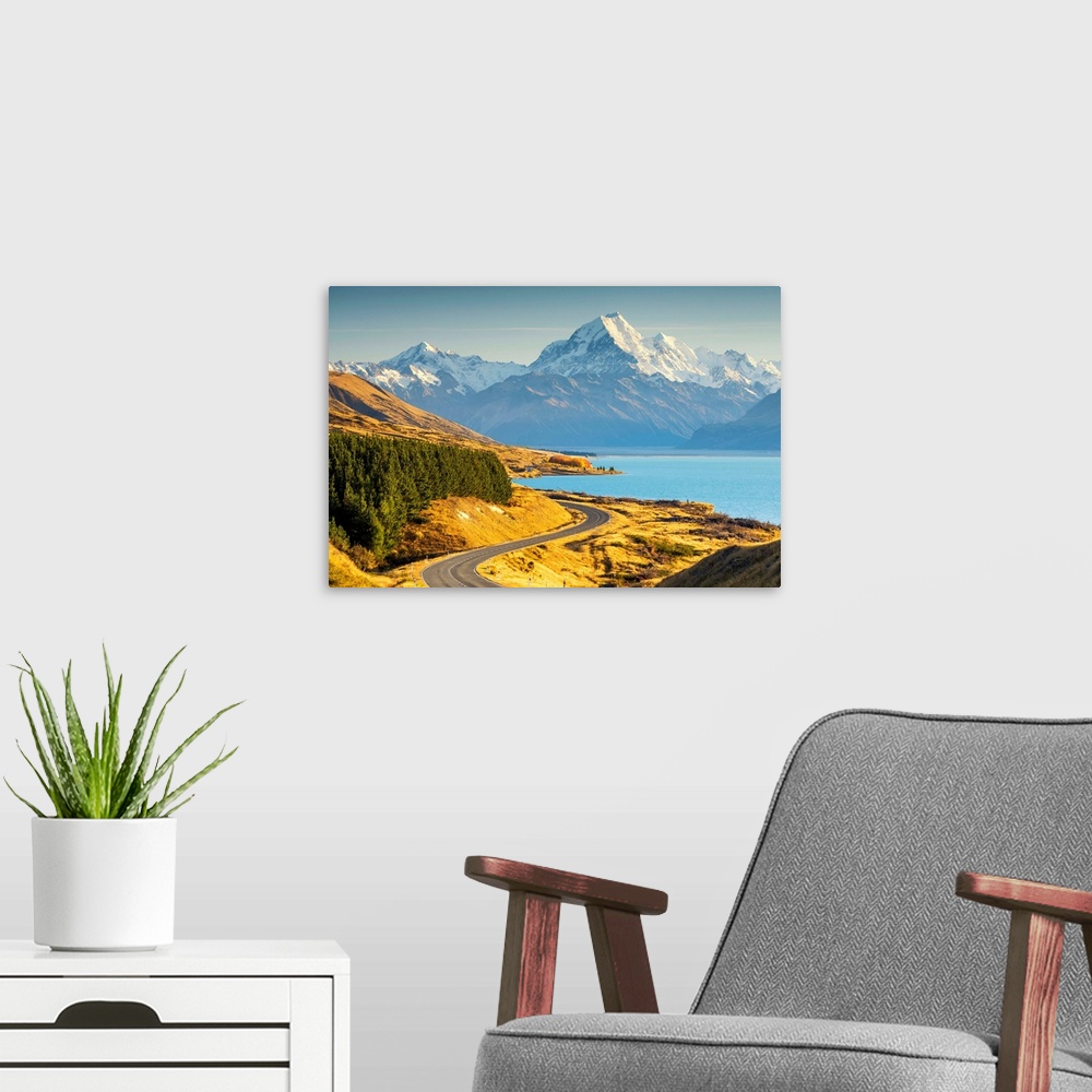 A modern room featuring Mt. Cook And Lake Pukaki, Pete's Lookout, New Zealand