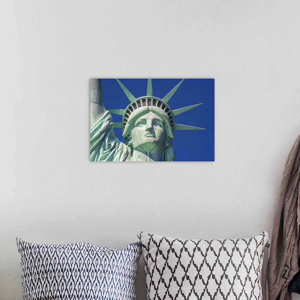 A bohemian room featuring USA, New York, Manhattan, Liberty Island, Statue of Liberty.