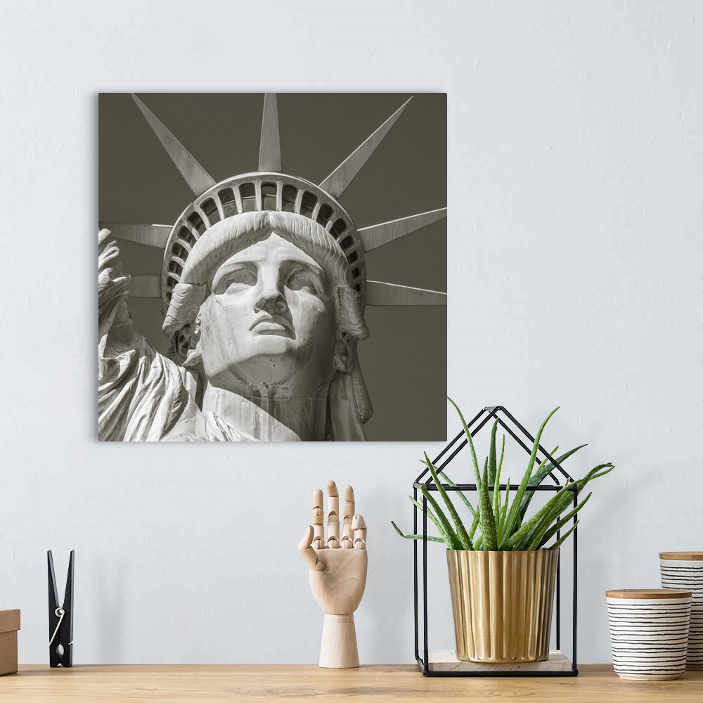 A bohemian room featuring USA, New York, Manhattan, Liberty Island, Statue of Liberty.