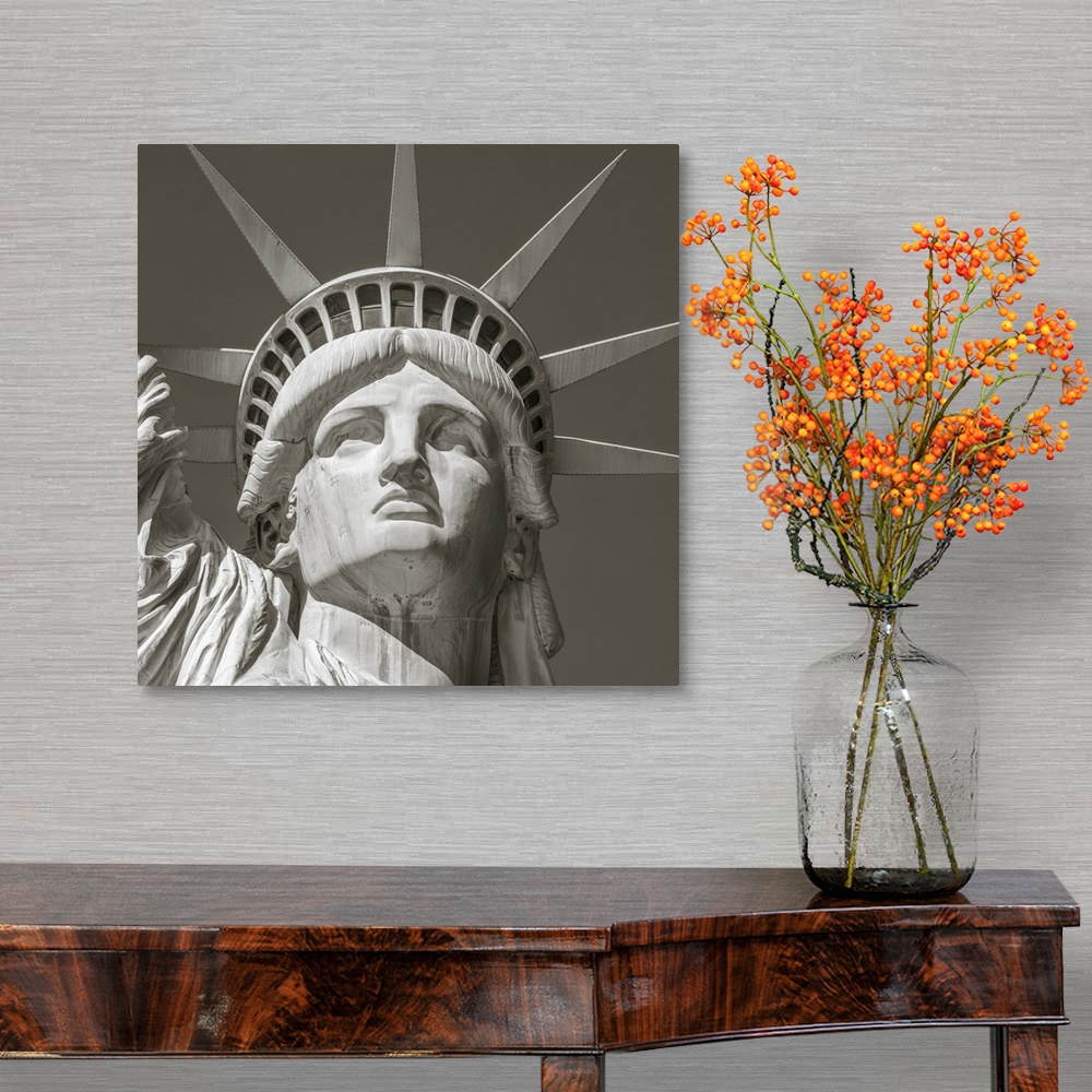A traditional room featuring USA, New York, Manhattan, Liberty Island, Statue of Liberty.