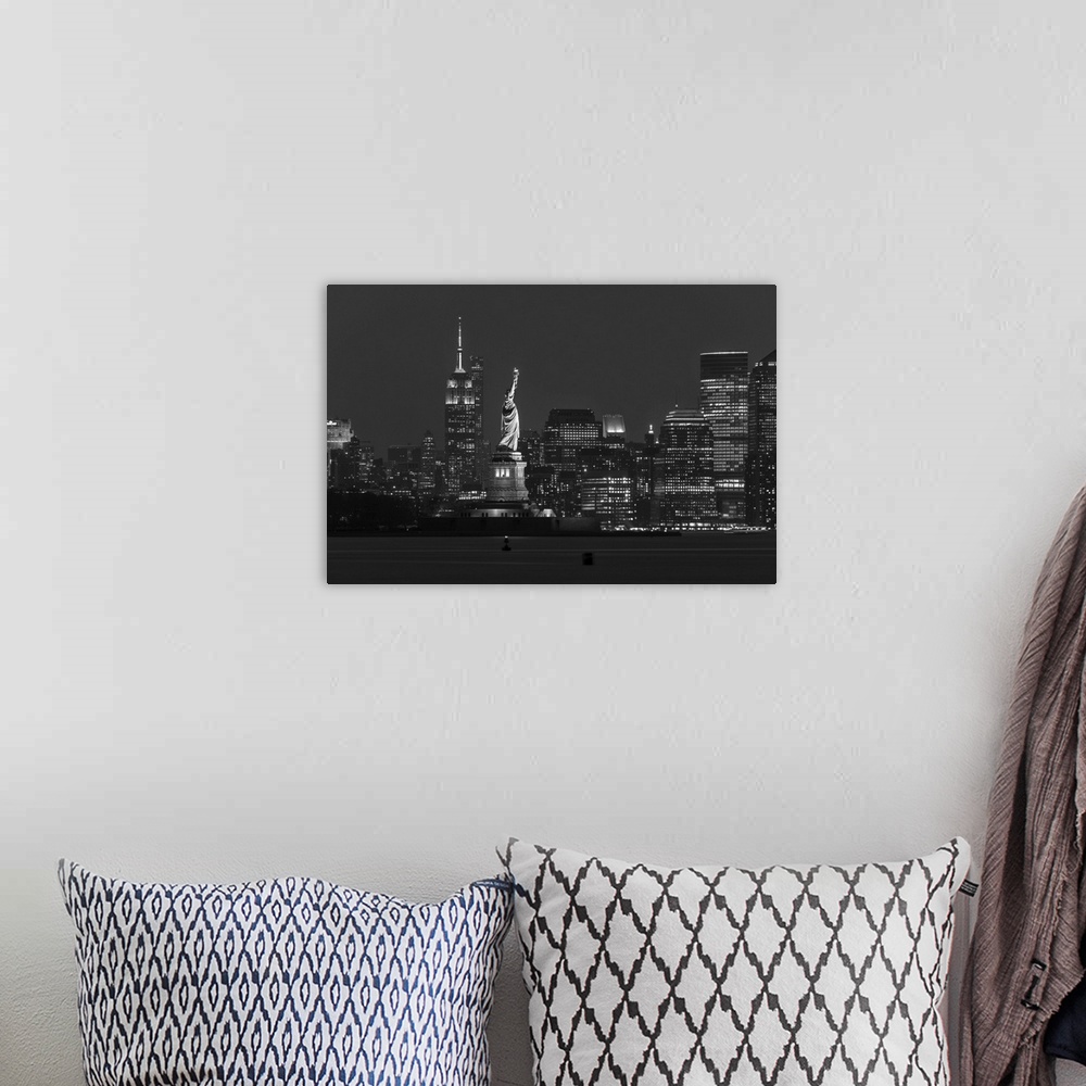 A bohemian room featuring USA, New York, Manhattan, Skyline with Statue of Liberty.