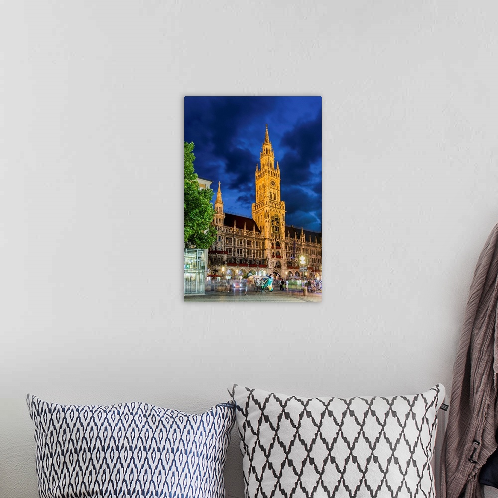 A bohemian room featuring Night view of the new city hall or Neues Rathaus, Marienplatz, Munich, Bavaria, Germany
