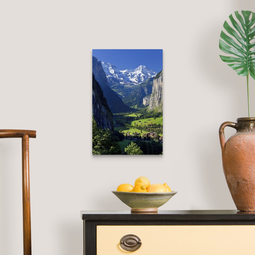 A traditional room featuring Switzerland, Bernese Oberland, Lauterbrunnen town and Valley