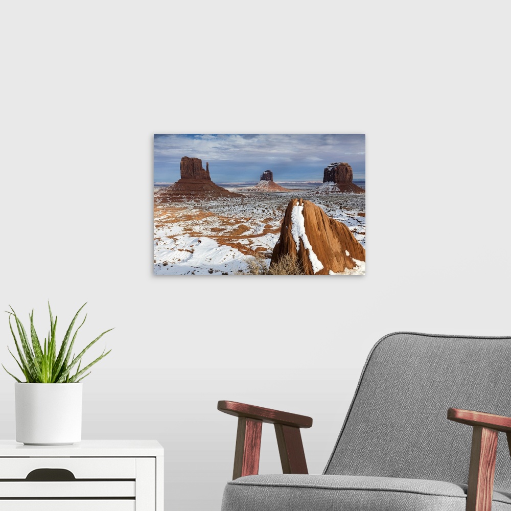 A modern room featuring USA, Arizona, Monument Valley.