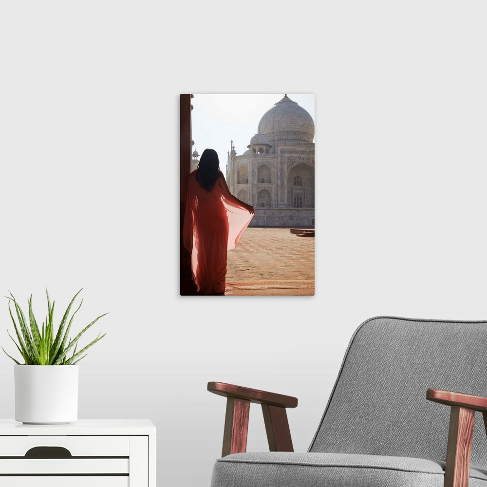A modern room featuring Woman in sari at Taj Mahal, Agra, Uttar Pradesh, India (MR)