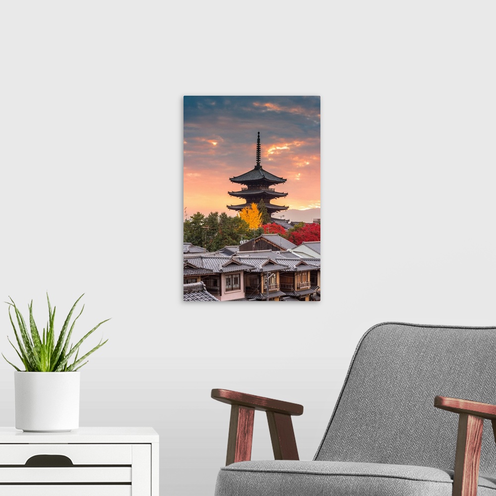 A modern room featuring Yasaka Pagoda in Hokanji temple, Higashiyama district, Kyoto, Kyoto prefecture, Kansai region, Ja...