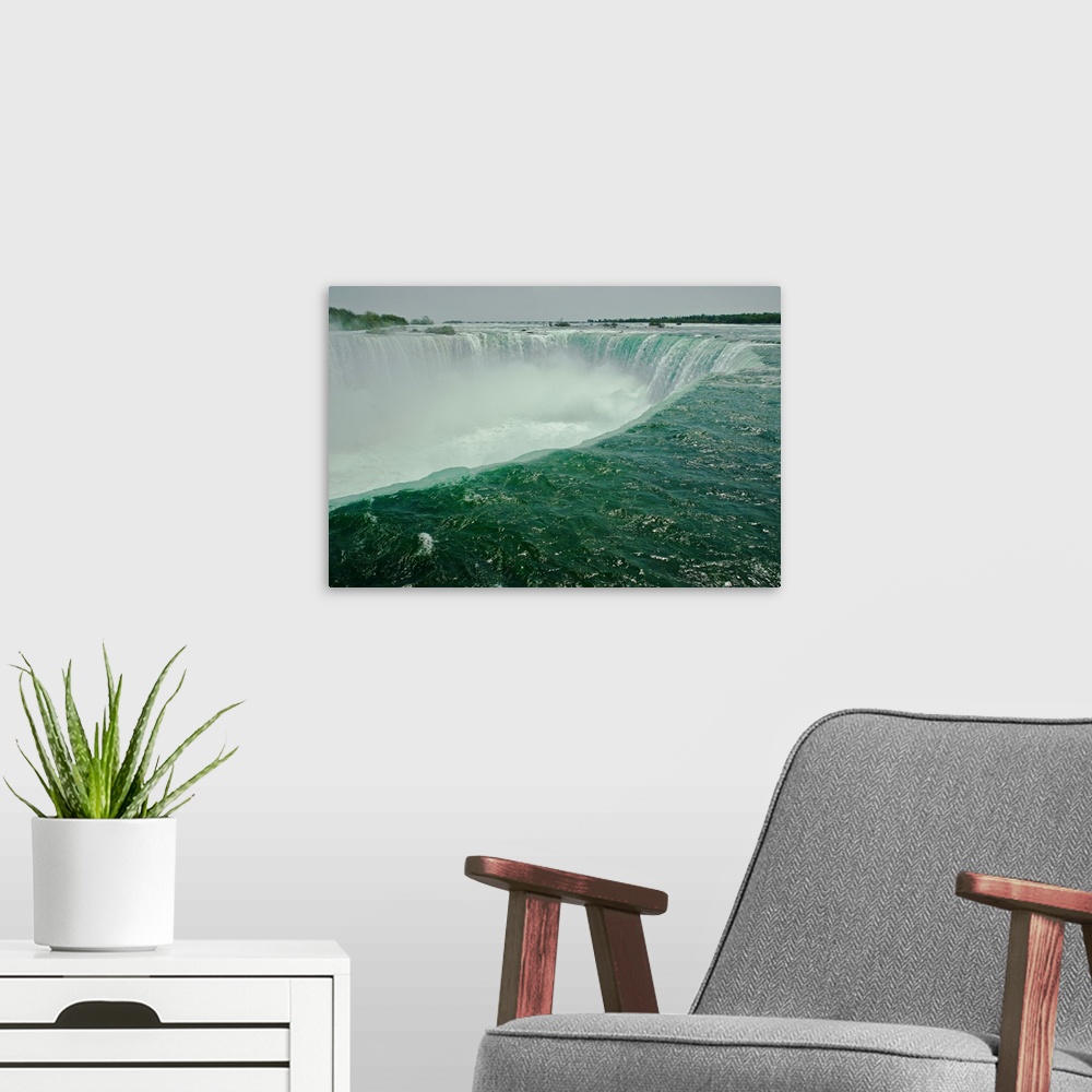 A modern room featuring Canada, Ontario, Niagara Falls: Horseshoe Falls