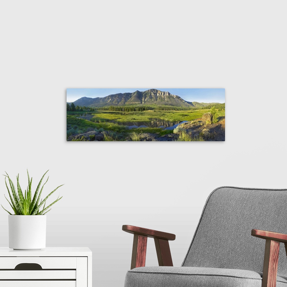 A modern room featuring Panorama view of Windy Mountain, Wyoming
