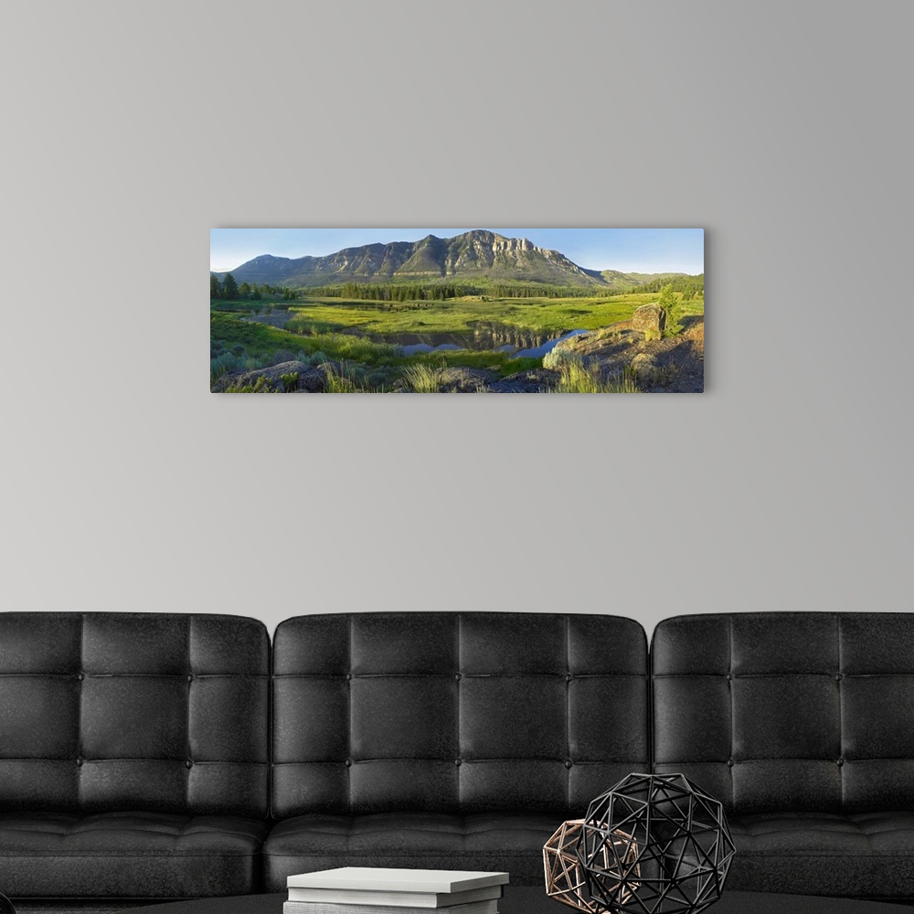 A modern room featuring Panorama view of Windy Mountain, Wyoming