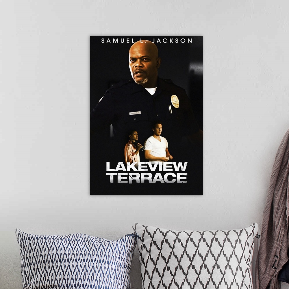 A bohemian room featuring Lakeview Terrace - Movie Poster