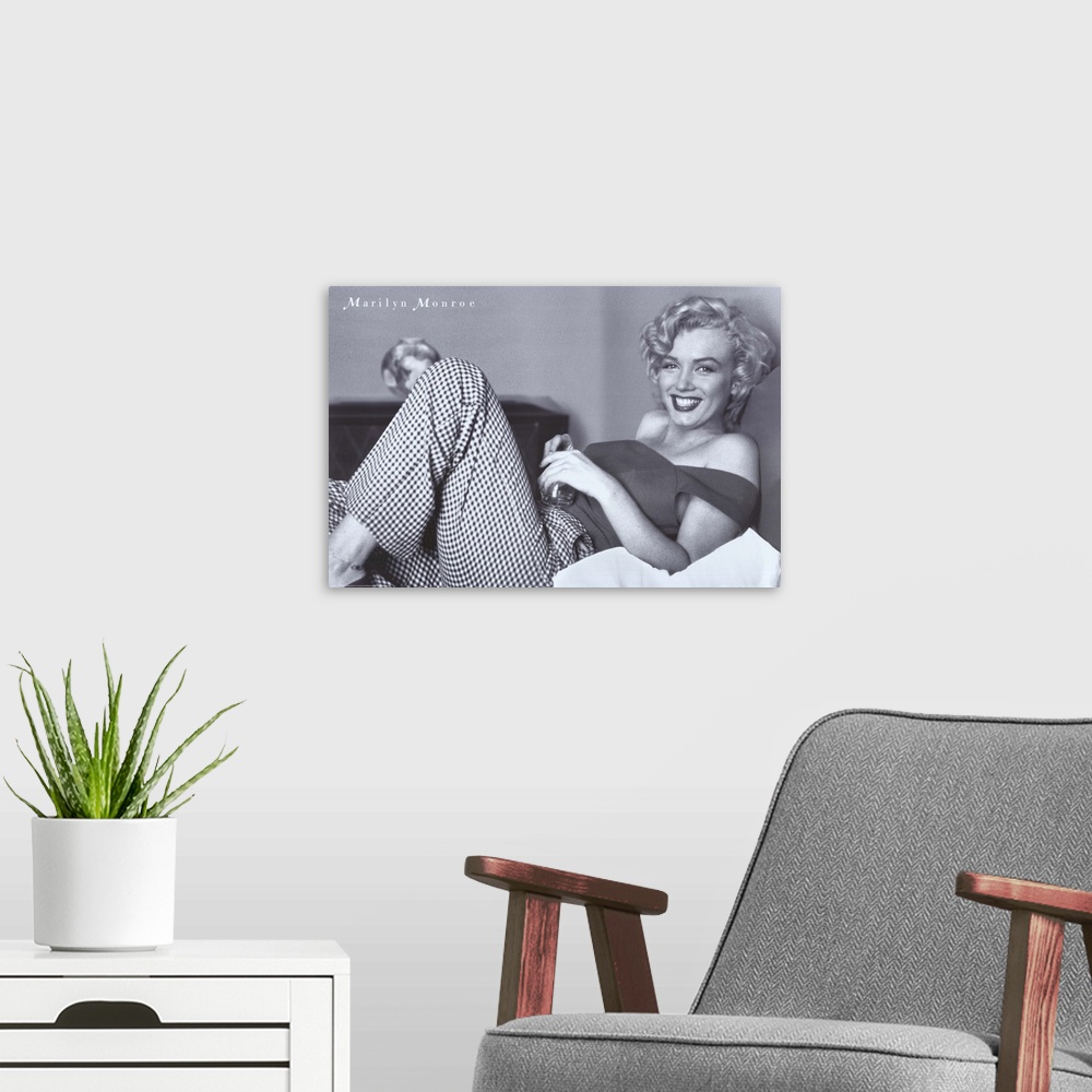 A modern room featuring Monroe, Marilyn (2000)