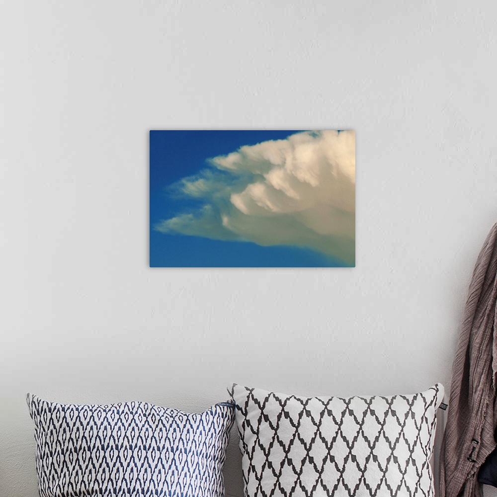 A bohemian room featuring Cloud.