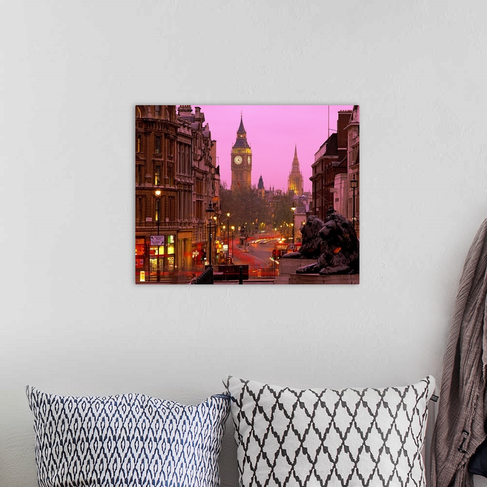 A bohemian room featuring Panoramic view of the city of London and Big Ben.