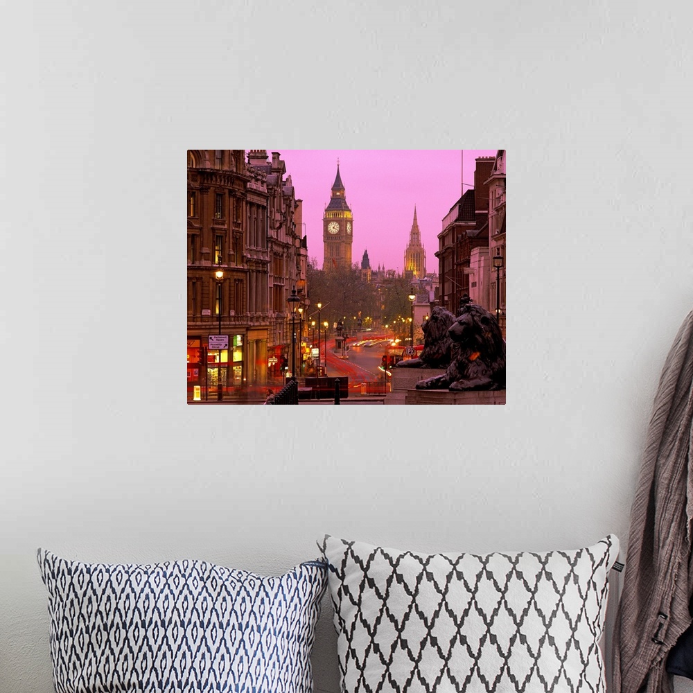 A bohemian room featuring Panoramic view of the city of London and Big Ben.