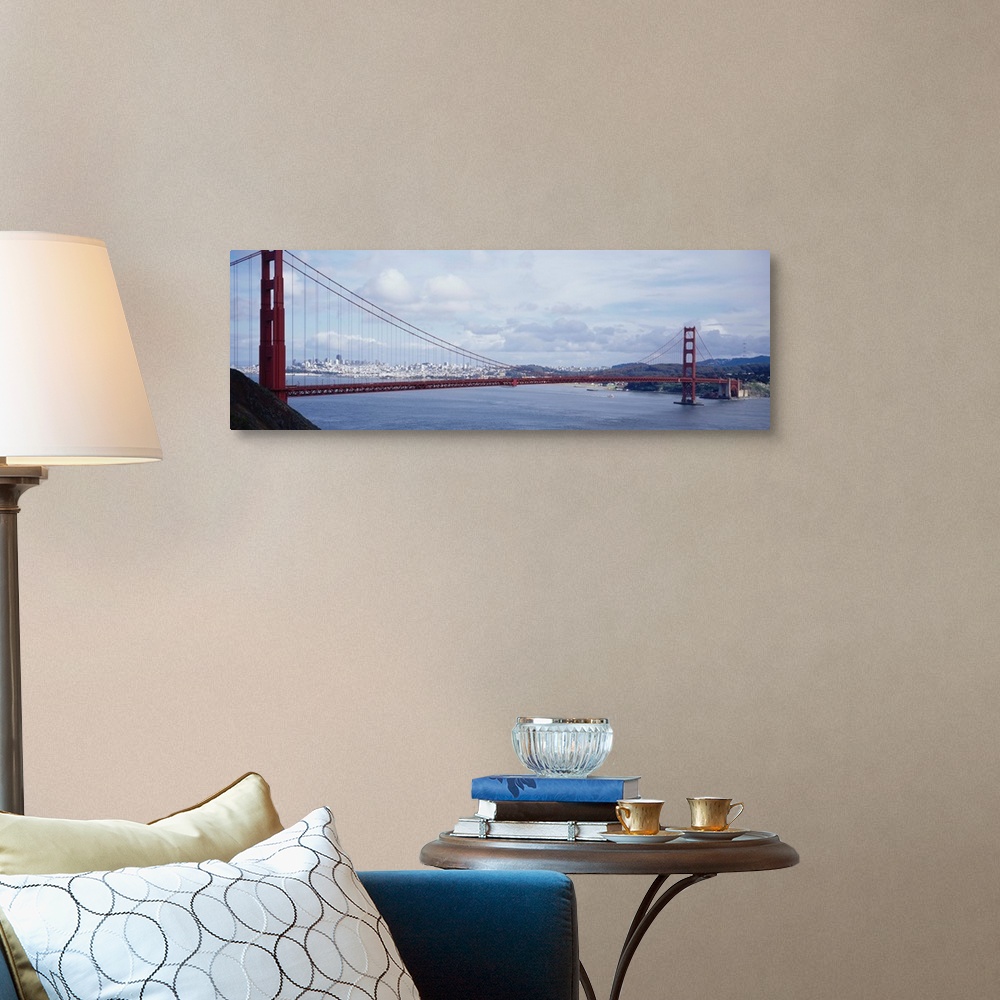 A traditional room featuring Bridge across a river, Golden Gate Bridge, San Francisco, California