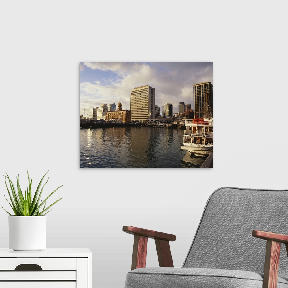 A modern room featuring Buildings on the waterfront, Milwaukee, Wisconsin
