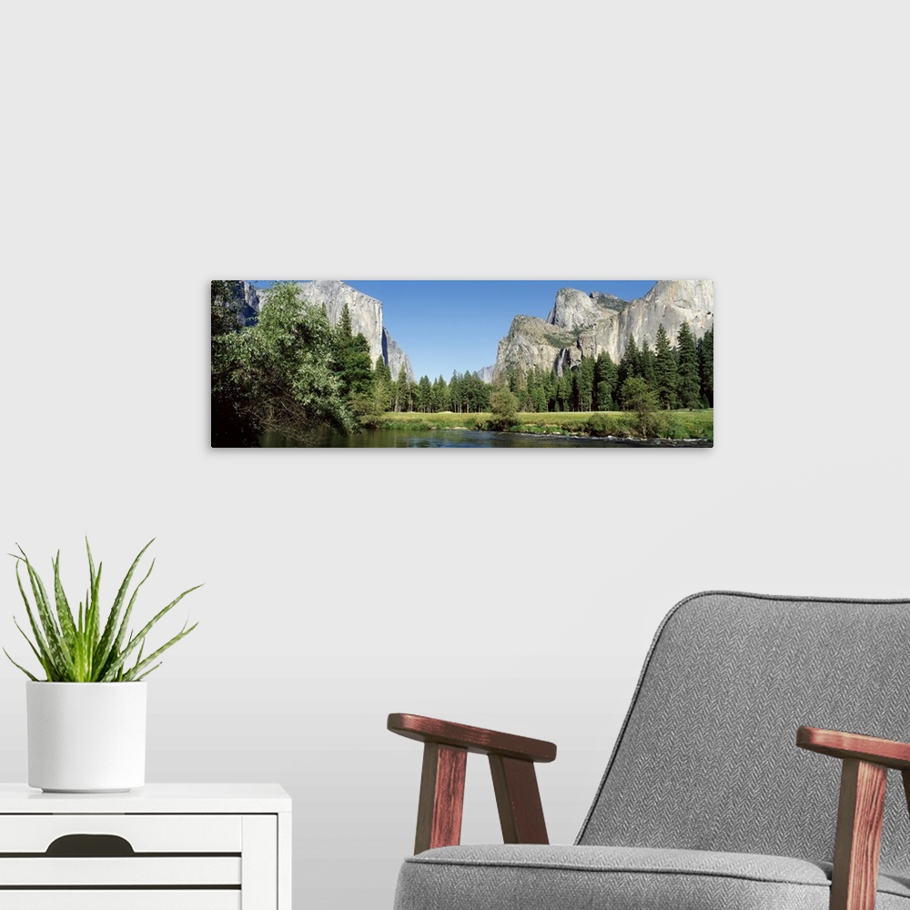 A modern room featuring California, Yosemite National Park, Siesta Lake Tioga
