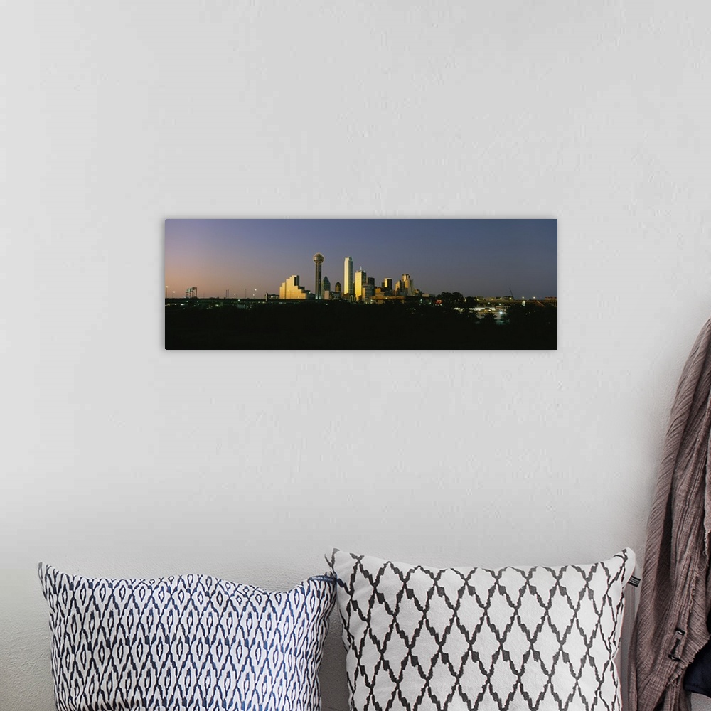 A bohemian room featuring City skyline at dusk, Dallas, Texas
