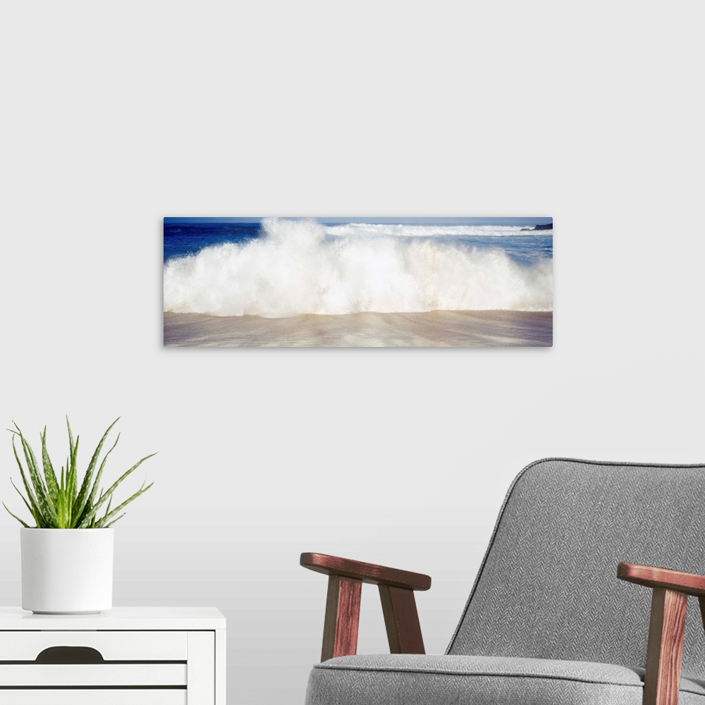 A modern room featuring Crashing Waves on Beach Waimea Bay HI