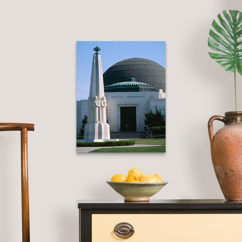A traditional room featuring Entrance of an observatory, Griffith Park Observatory, City of Los Angeles, California