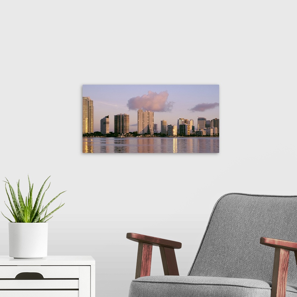 A modern room featuring Florida, Miami, Waterfront and skyline at dusk