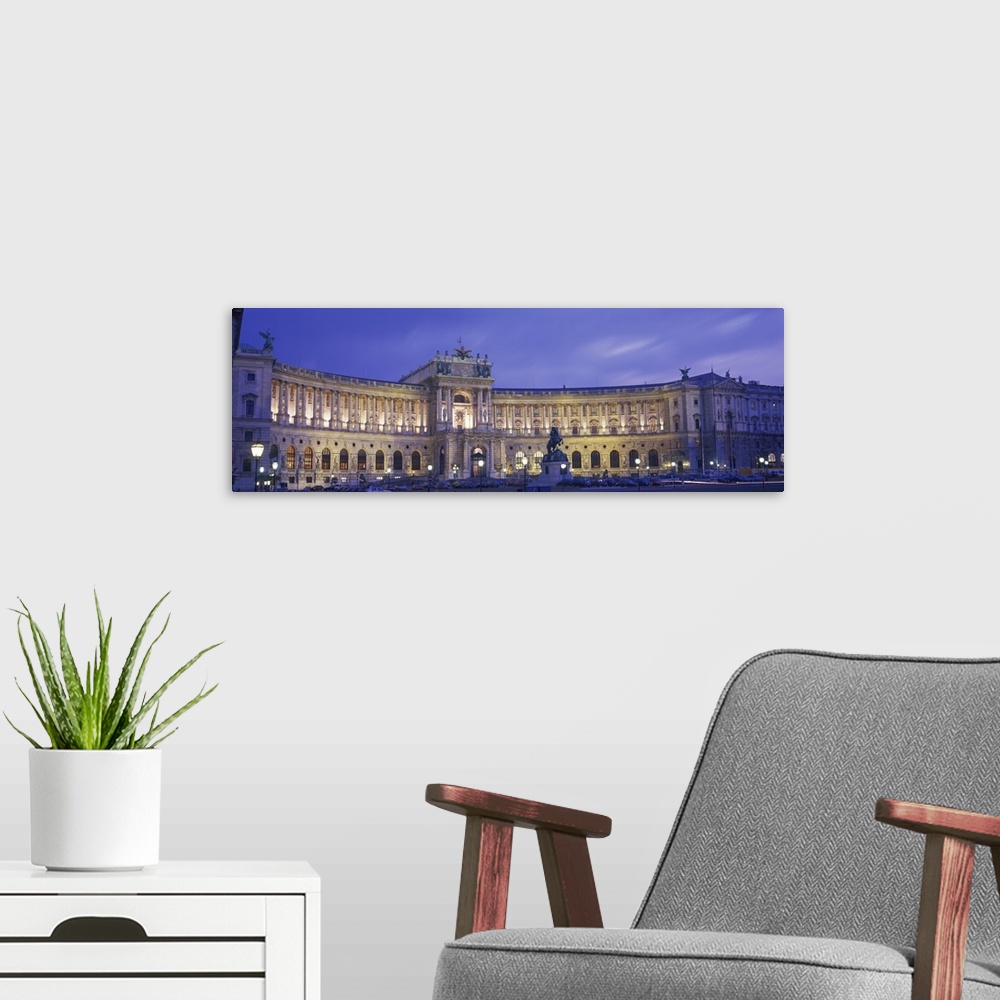 A modern room featuring Hofburg Heldenplatz Vienna Austria