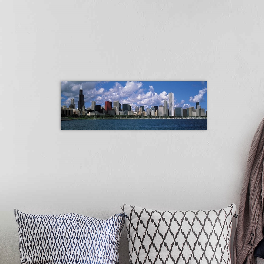 A bohemian room featuring Illinois, Chicago, clouds