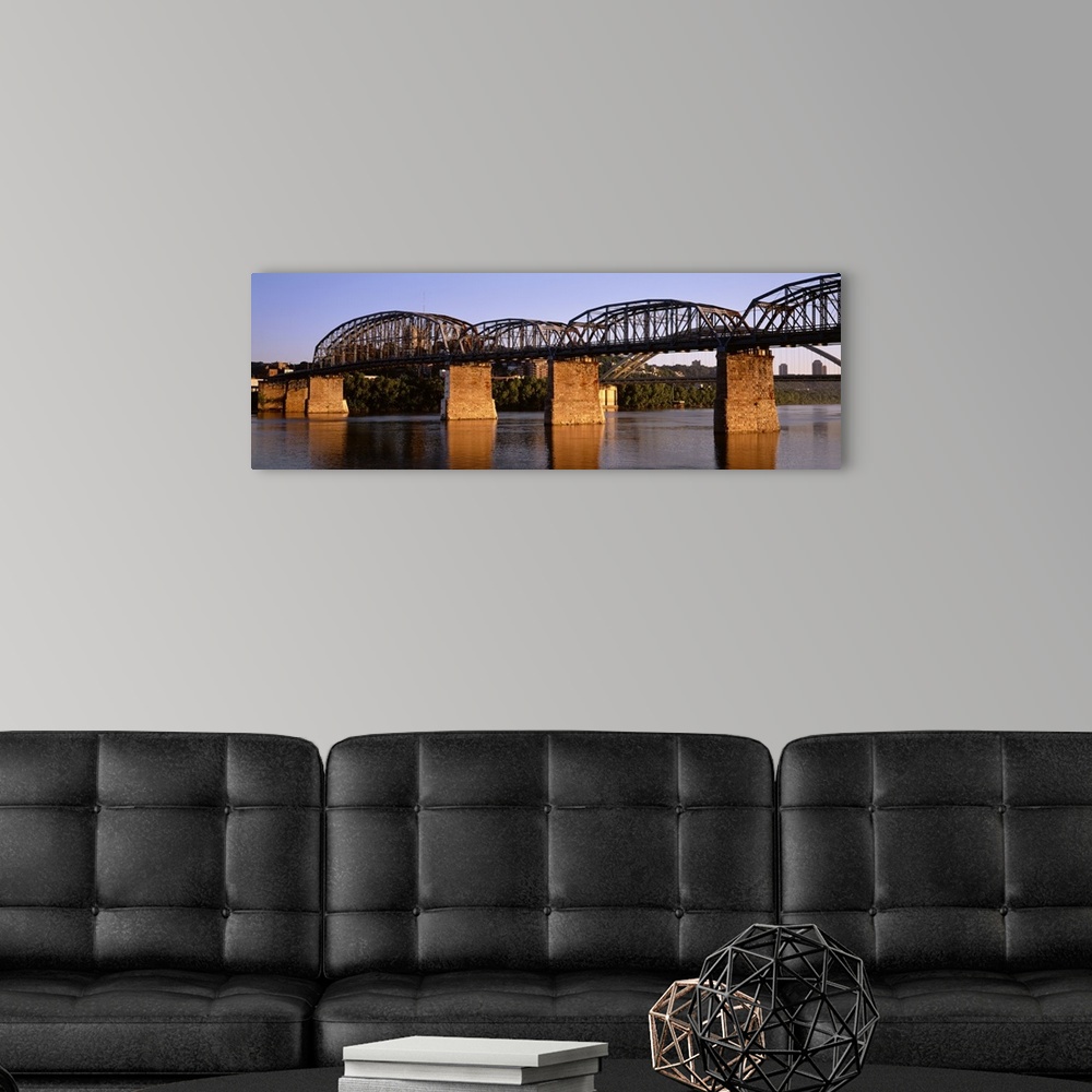 A modern room featuring Kentucky, Covington, Ohio River, L & N Bridge, Bridge over the river