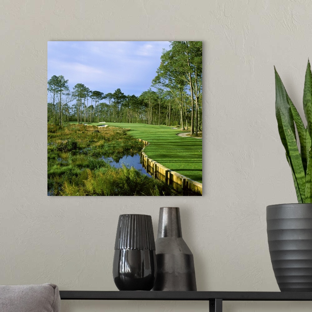 A modern room featuring Kilmarlic Golf Club, Powells Point, Currituck County, North Carolina