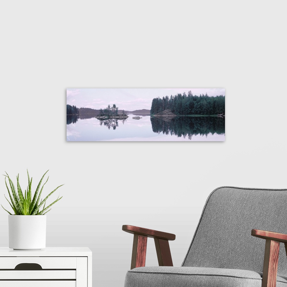 A modern room featuring Lakelands Finland