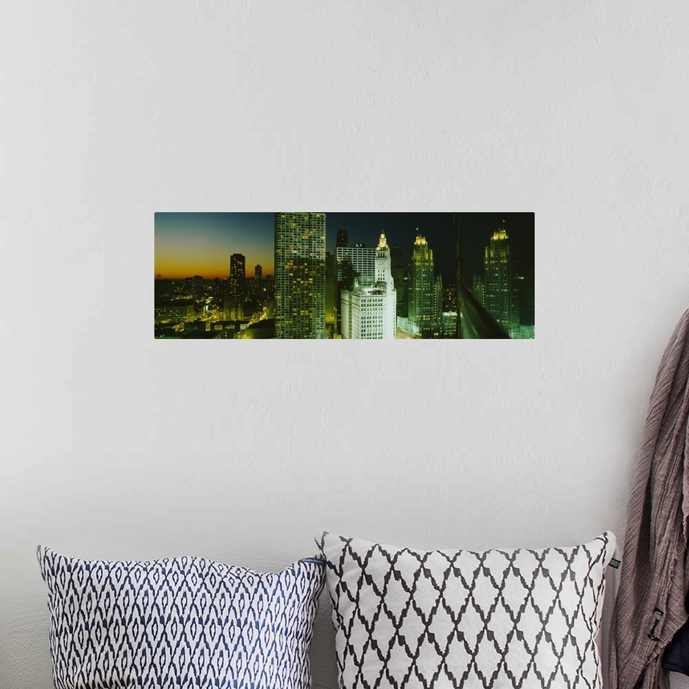 A bohemian room featuring Panoramic photo on canvas of the Chicago cityscape at sunset.