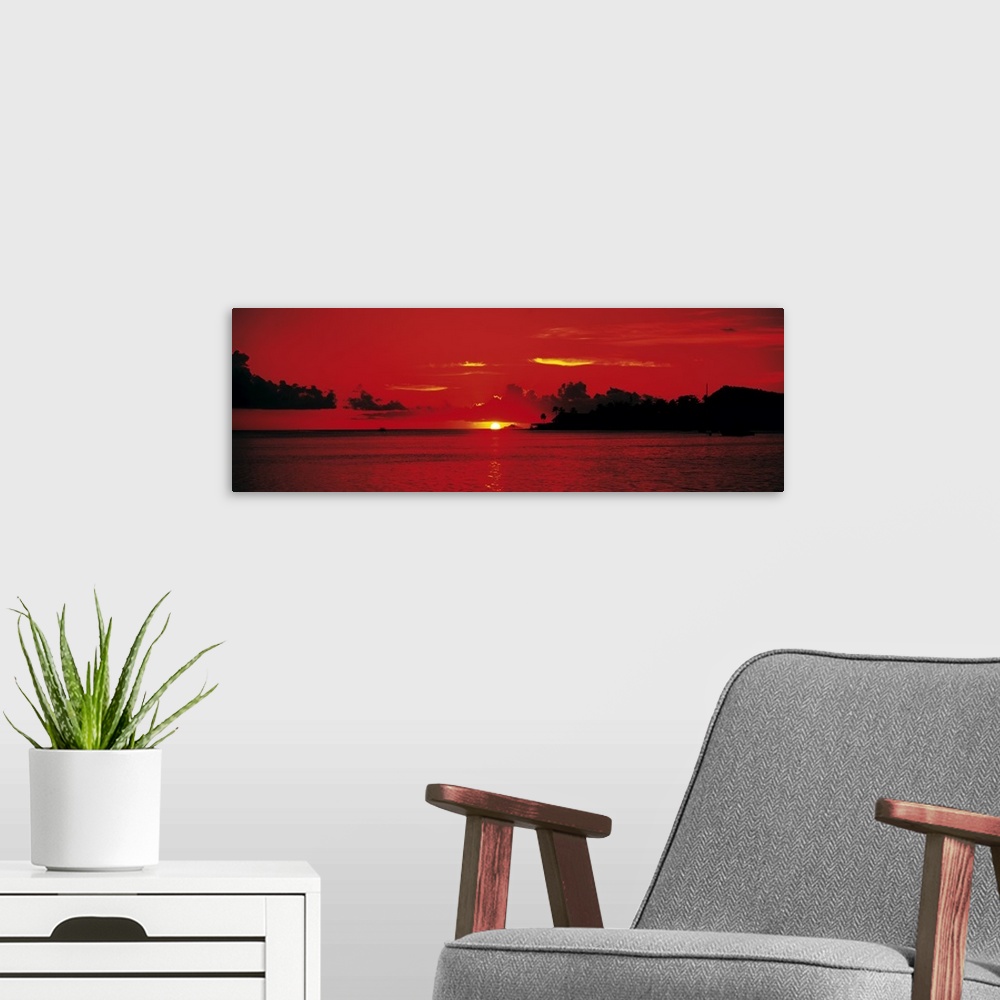 A modern room featuring Sunset Bora Bora French Polynesia