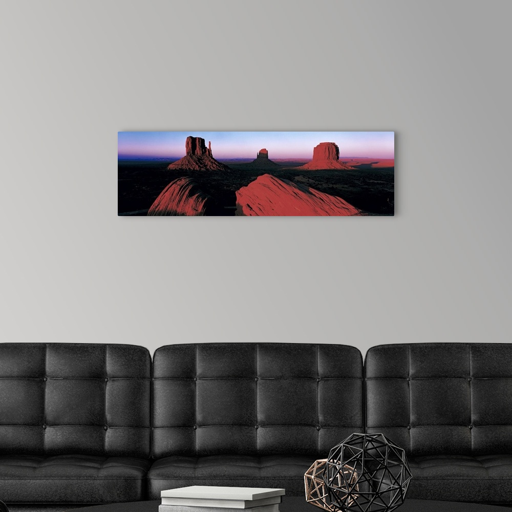 A modern room featuring Sunset Monument Valley Tribal Park UT