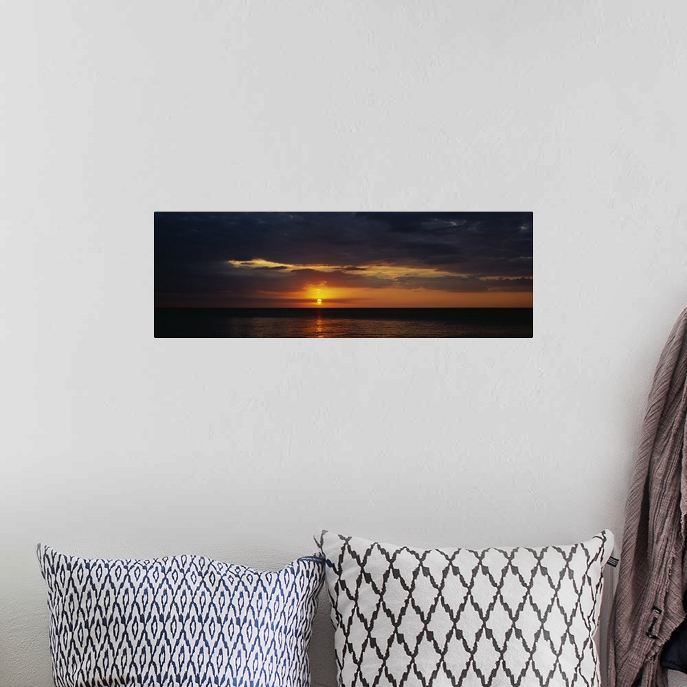 A bohemian room featuring Sunset over an ocean, Gulf of Mexico, Venice, Florida