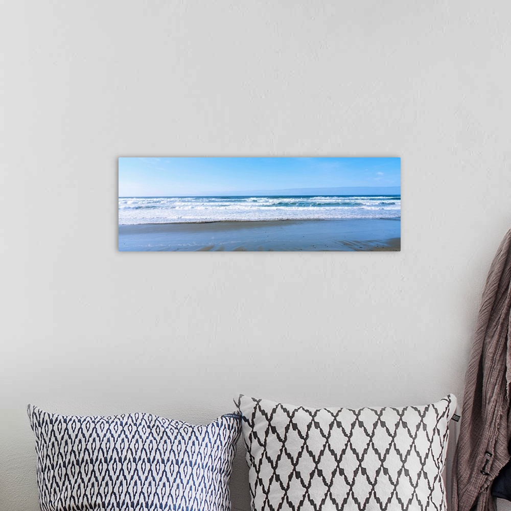 A bohemian room featuring Surf at Searose Beach OR